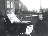 Familiealbum Sdb011 1  1944 Jørgen og Erik (Christensen) marts 1944